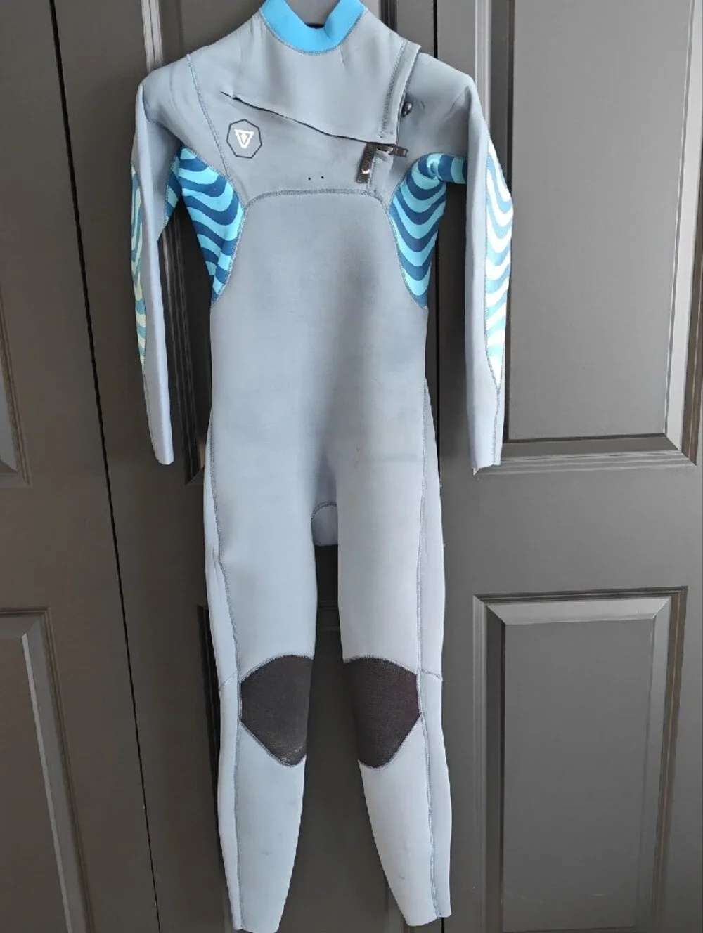 VISSLA Light Gray & Blue Kids Full Coverage 3/2 Wetsuit
